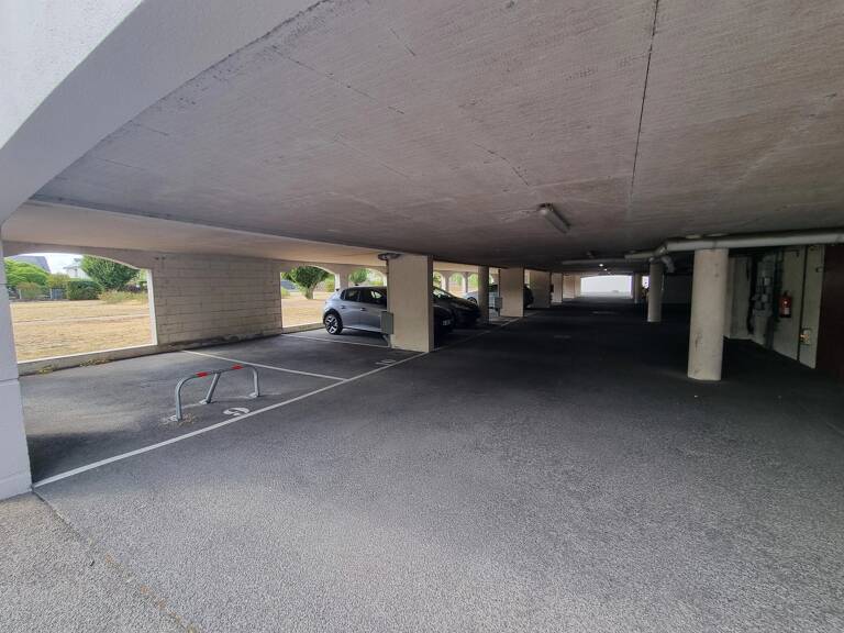 PLACE DE STATIONNEMENT PRIVATIVE & COUVERTE – ORLÉANS SUD — photo 1