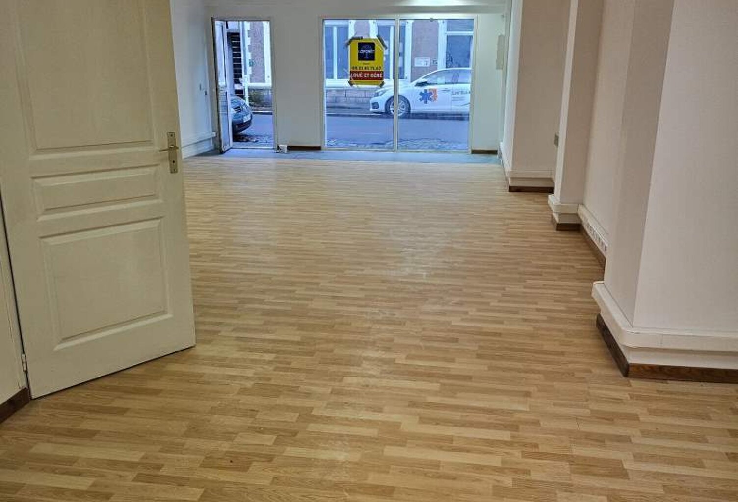 Location commerce 3 pièces 103 m² à Hesdin-la-Forêt (62140) — photo 1