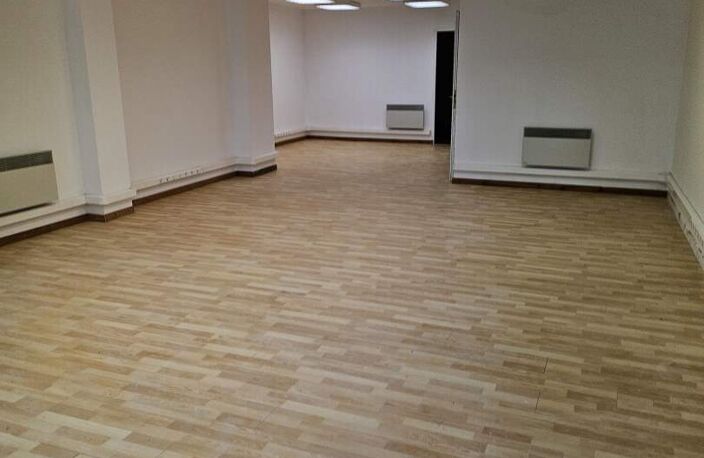 Location commerce 3 pièces 103 m² à Hesdin-la-Forêt (62140) — photo 2