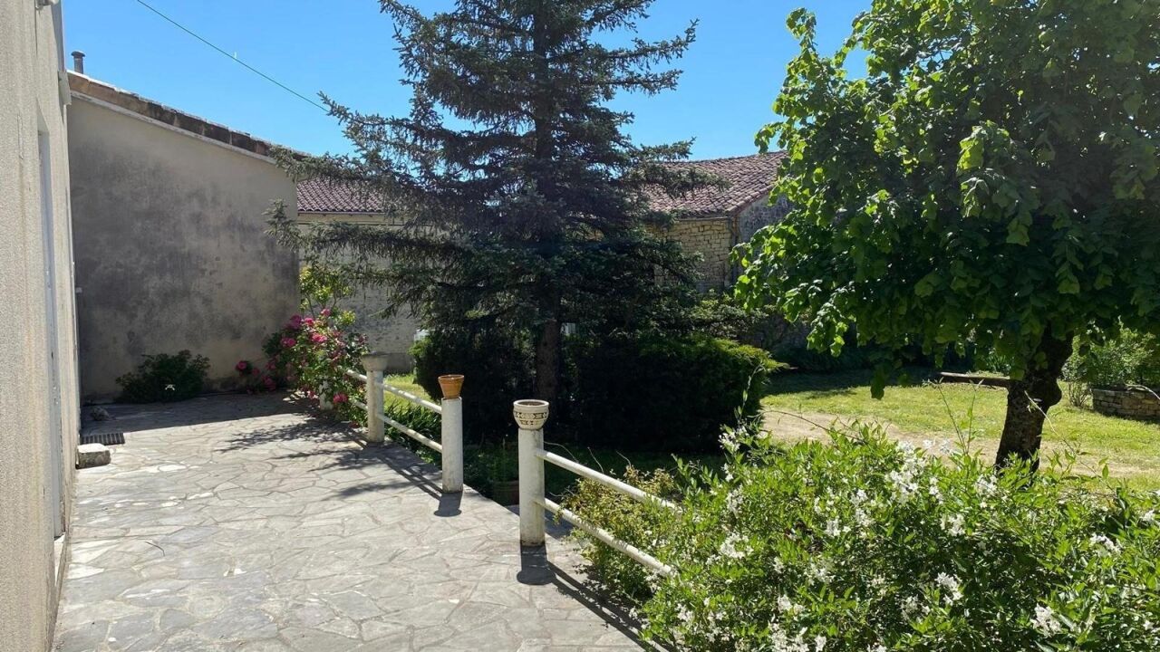 maison 9 pièces 215 m2 à vendre à Valence (16460)