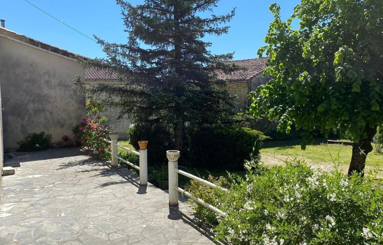 maison 9 pièces 215 m2 à vendre à Valence (16460)