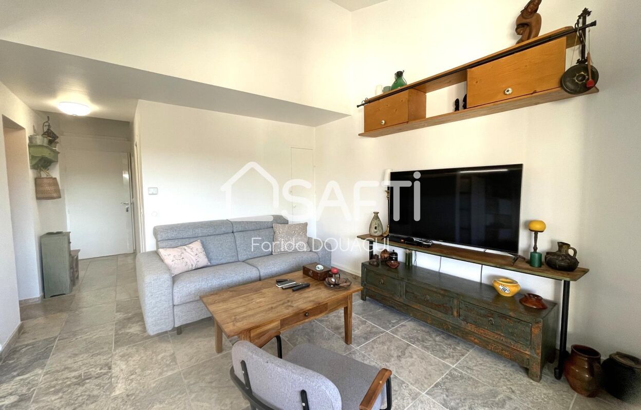 appartement 2 pièces 57 m2 à vendre à Saint-Raphaël (83530)