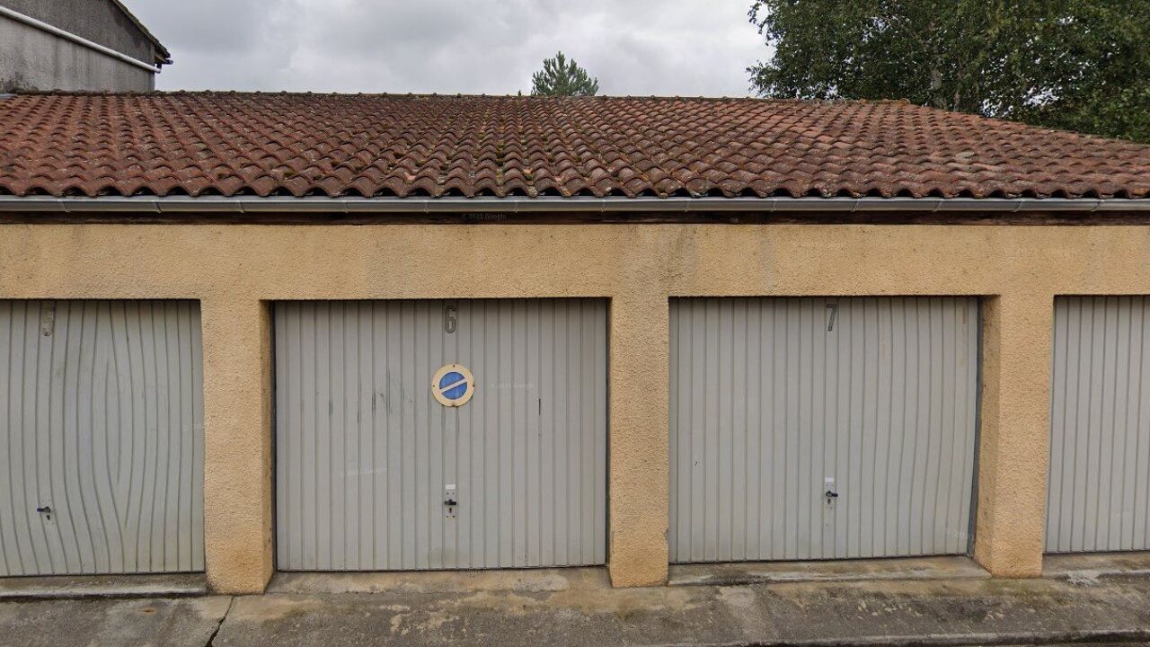 garage  pièces 15 m2 à louer à Saverdun (09700)