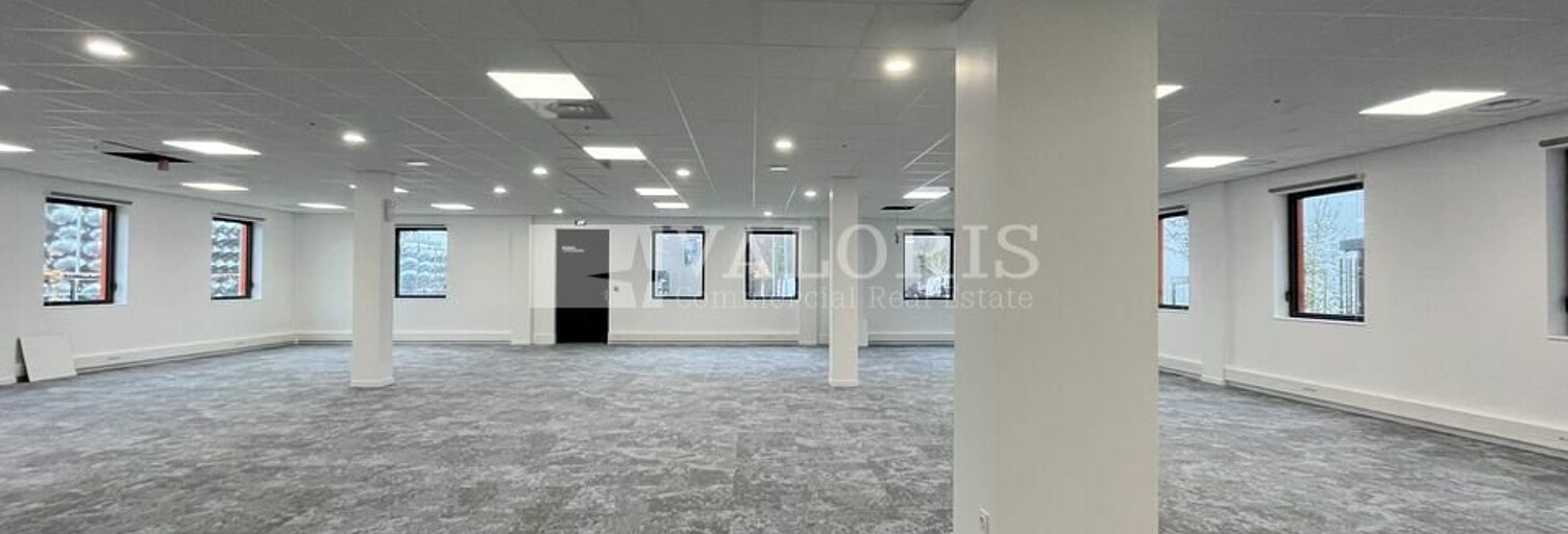 Bureau  1130 m² à louer à Montluel (01120)