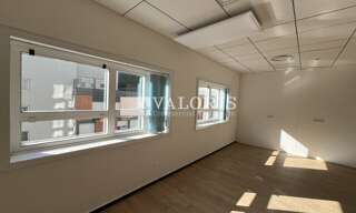 Bureau  1925 m² à louer à Lyon 9 (69009)