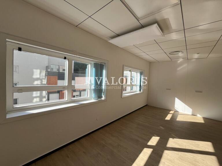 BUREAUX à LOUER — photo 1