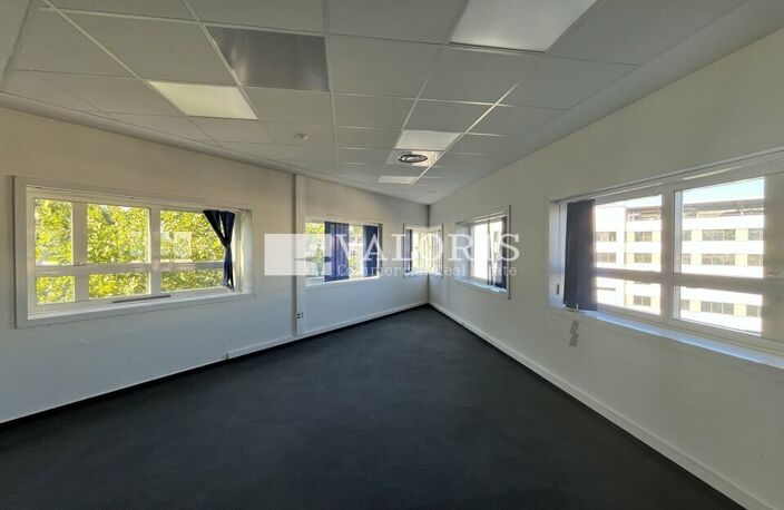 BUREAUX à LOUER — photo 2