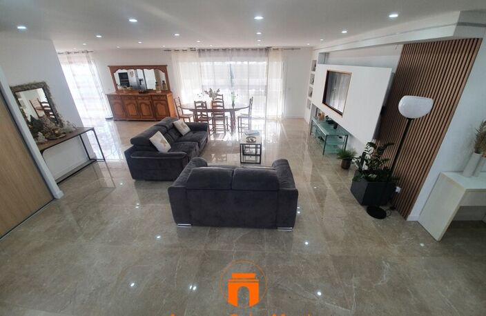 Villa — photo 3