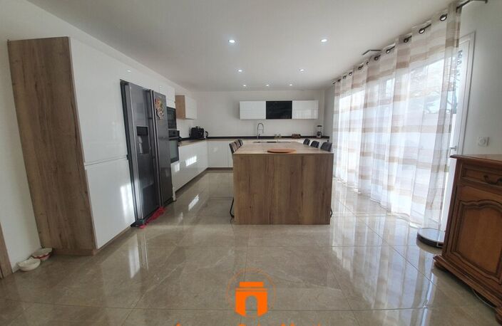 Villa — photo 4