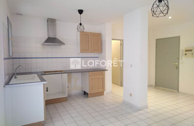 location appartement 620 € CC /mois à proximité de Caumont-sur-Durance (84510)