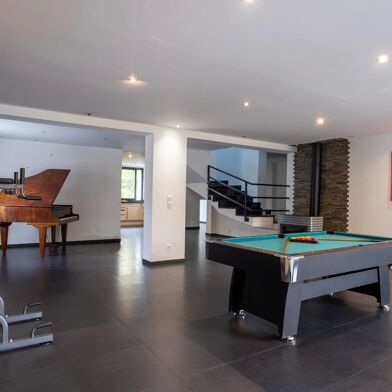 Maison 7 pièces 213 m²