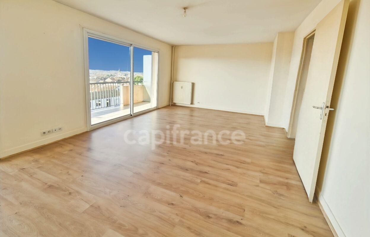 appartement 3 pièces 69 m2 à vendre à Orthez (64300)