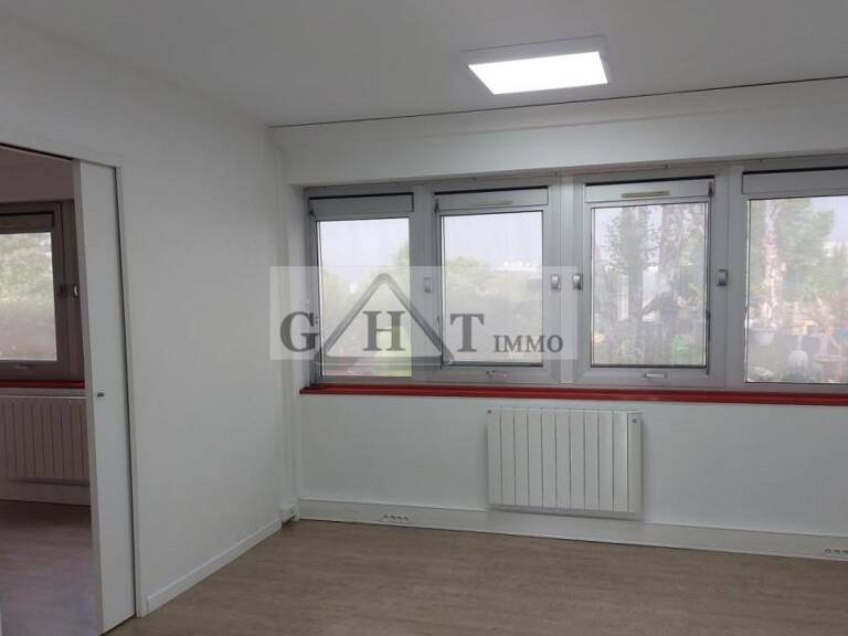 BUREAUX 232 M² A LOUER A MEAUX : — photo 1