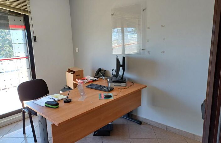 Local commercial ou PRO 116 m² — photo 3