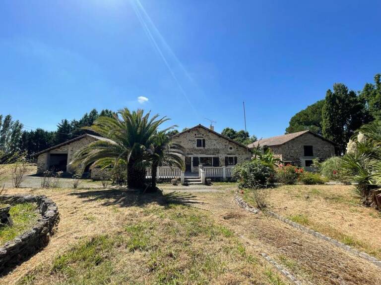 Propriété de 2 maisons sur plus de 1 hectare — photo 1