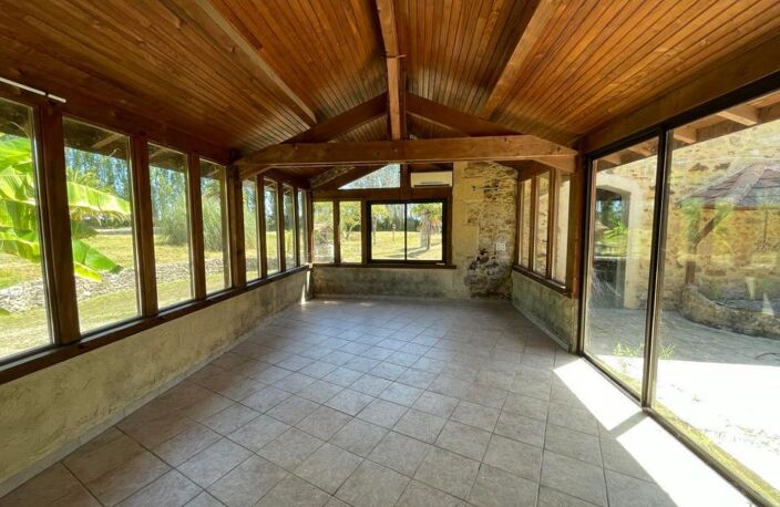 Propriété de 2 maisons sur plus de 1 hectare — photo 2