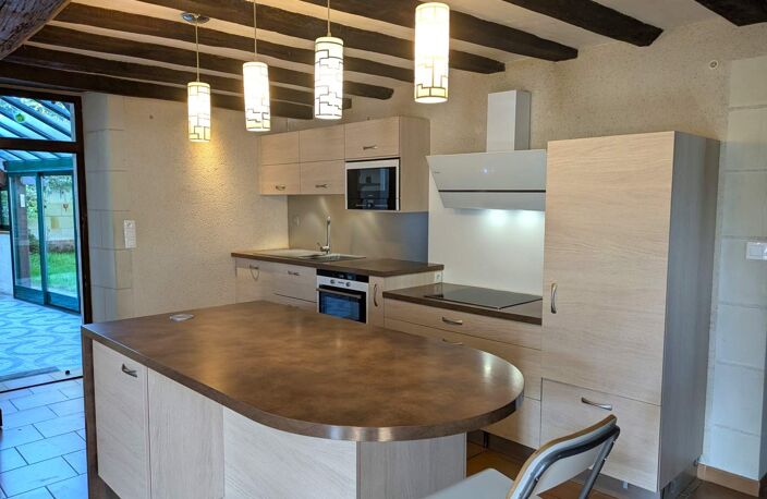 Vente maison 6 pièces 180 m² Sainte-Catherine-de-Fierbois (37800) — photo 2