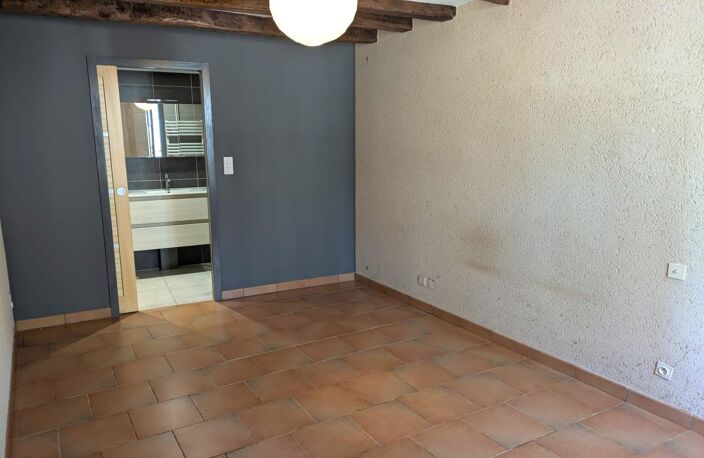 Vente maison 6 pièces 180 m² Sainte-Catherine-de-Fierbois (37800) — photo 3