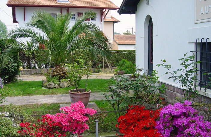 ANGLET - BIARRITZ - PARC D'HIVER  BELLE VILLA COMPOSÉE DE 3 APPARTEMENTS  GARAGE - ABRI JARDIN — photo 2