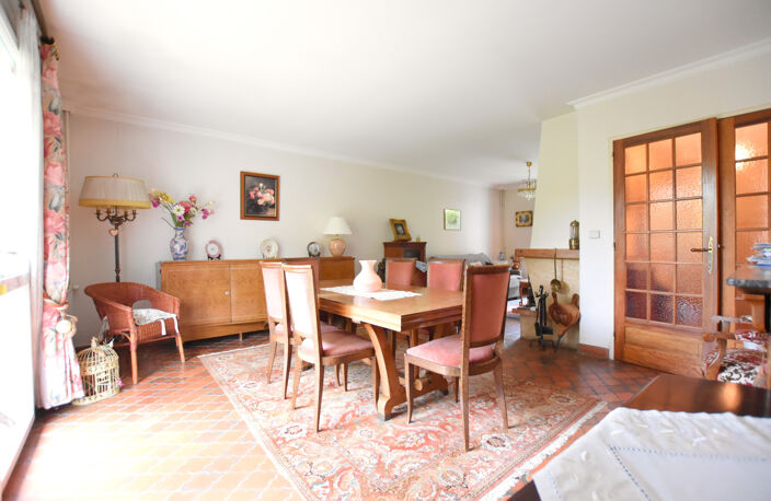 78690 LES ESSARTS LE ROI     Charmante maison de 6 pièces à — photo 3