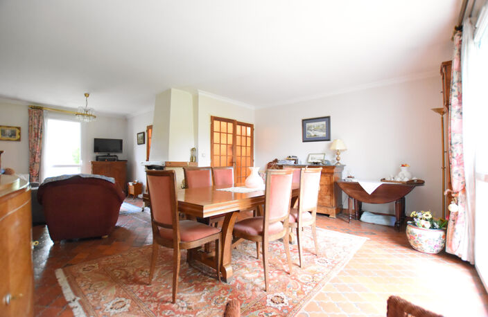 78690 LES ESSARTS LE ROI     Charmante maison de 6 pièces à — photo 4