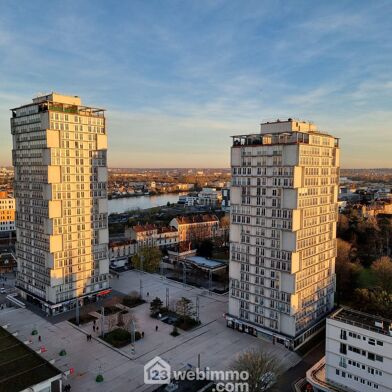 Appartement 4 pièces 187300 €