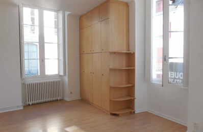 location appartement 445 € CC /mois à proximité de Soumoulou (64420)