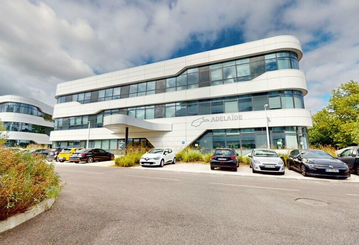 BUREAUX à LOUER — photo 1