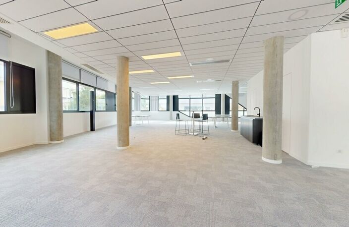 BUREAUX à LOUER — photo 2