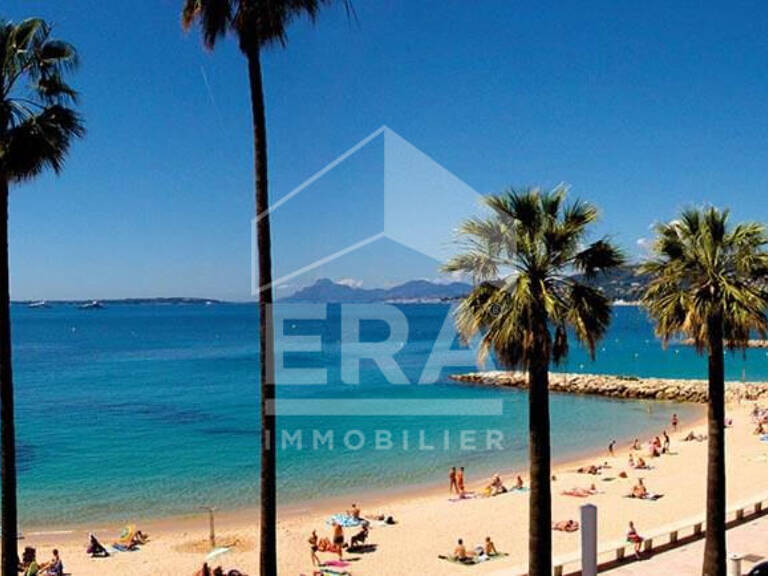 Emplacement exceptionnel face aux plages  Restaurant avec terrasse — photo 1