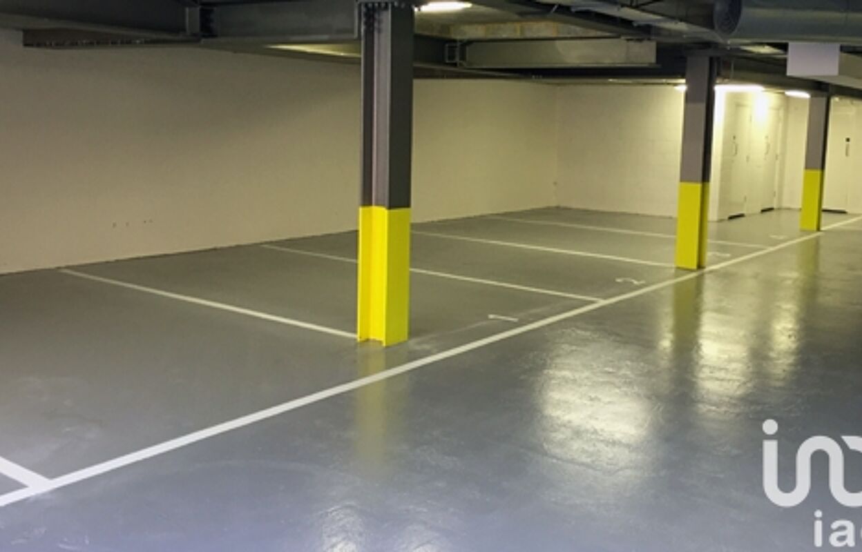 garage  pièces 12 m2 à vendre à Paris 10 (75010)