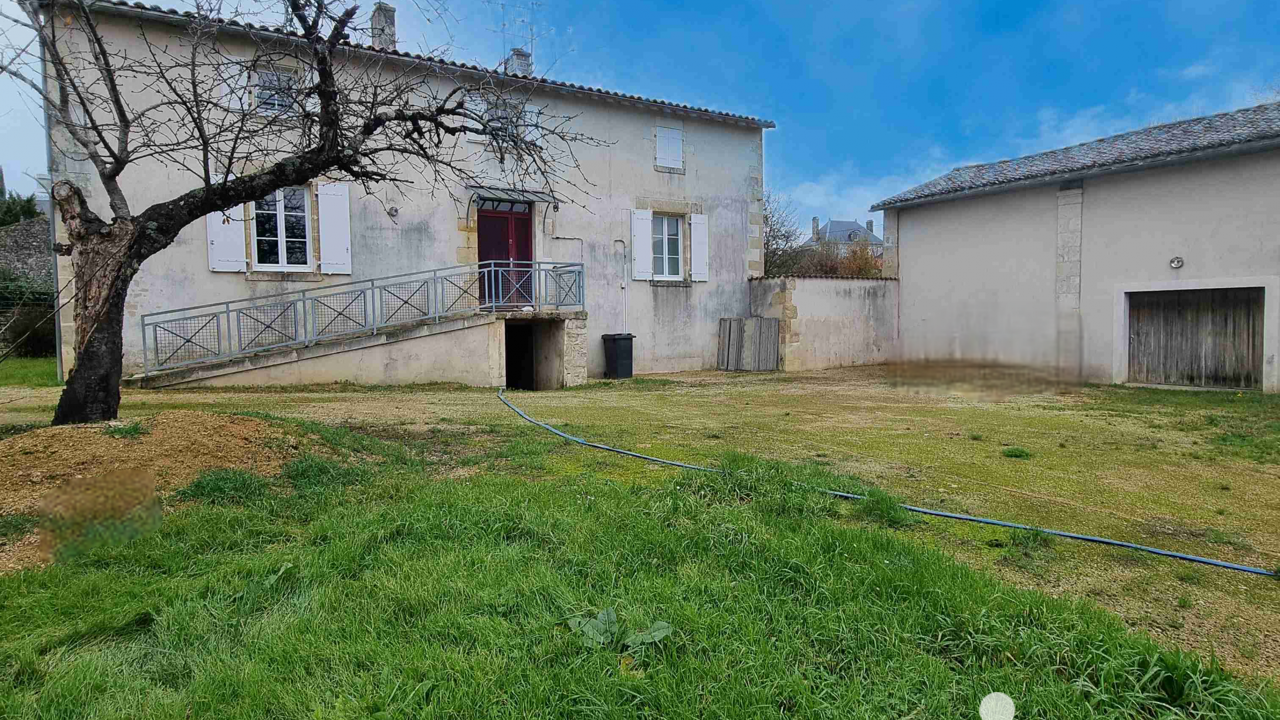 maison 5 pièces 220 m2 à vendre à Aigondigné (79370)