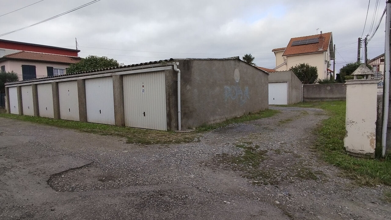 garage  pièces  m2 à vendre à Tarbes (65000)