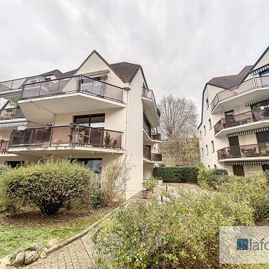 Appartement 5 pièces 1392 €