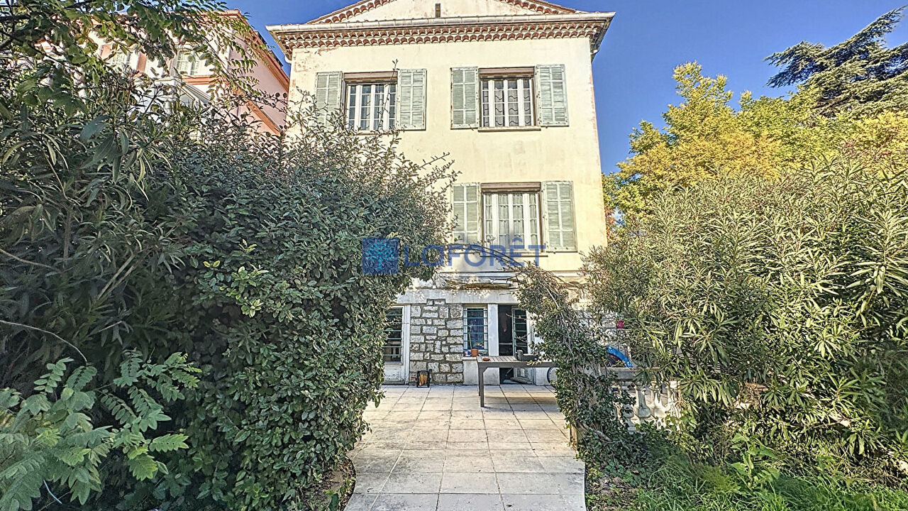 maison 9 pièces 180 m2 à vendre à Draguignan (83300)