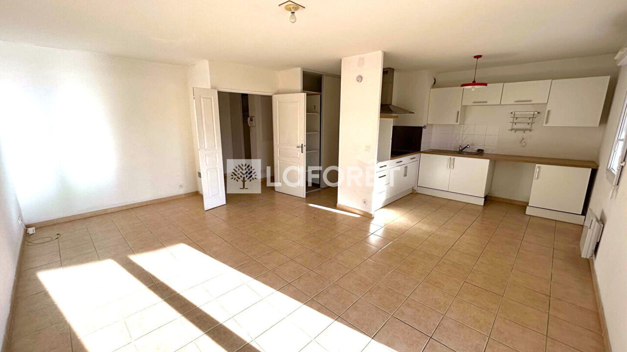 appartement 3 pièces 67 m2 à louer à L'Isle-sur-la-Sorgue (84800)