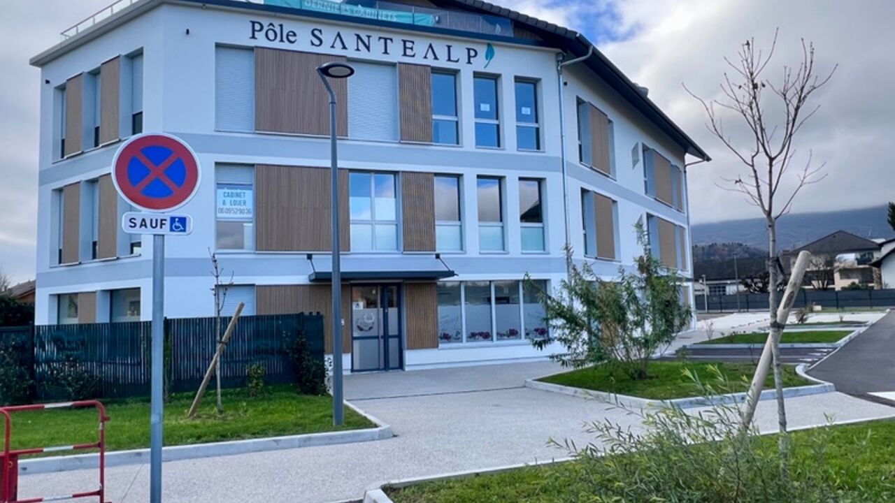 commerce 3 pièces 44 m2 à vendre à Vallières (74150)