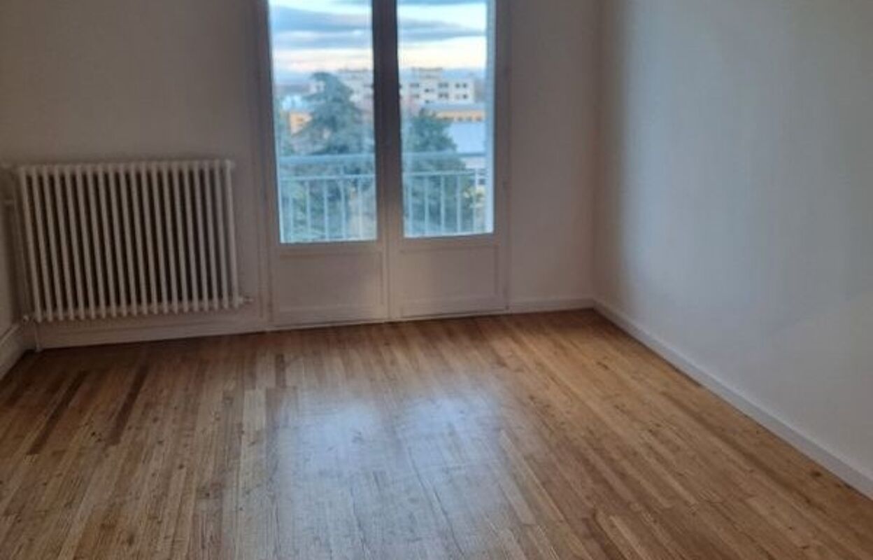 appartement 3 pièces 55 m2 à louer à Décines-Charpieu (69150)