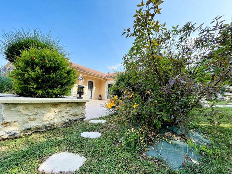 Maison F5 (173 m²) à vendre à CHAUVIGNY — photo 1
