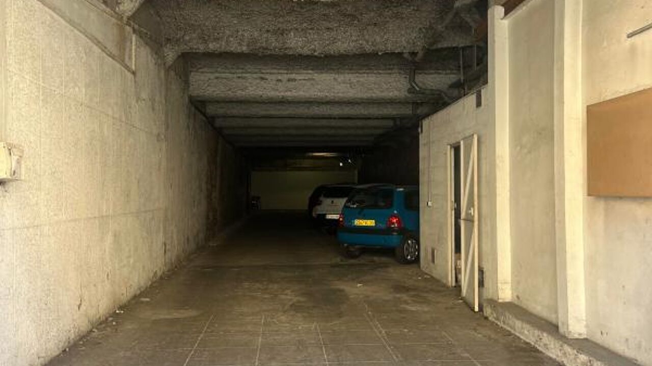 garage  pièces 13 m2 à louer à Bordeaux (33000)