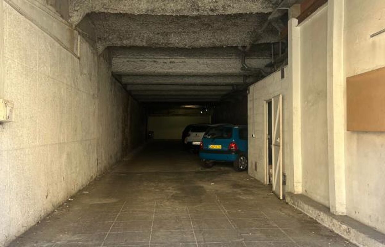 garage  pièces 13 m2 à louer à Bordeaux (33000)