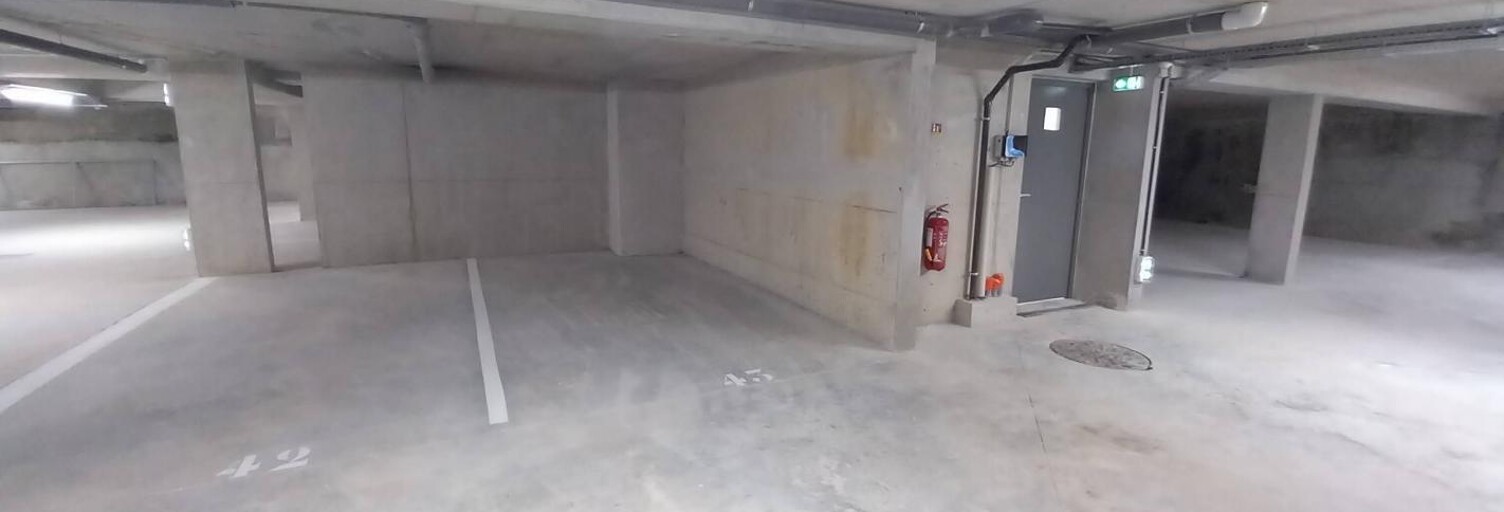 Garage  12 m² à vendre à La Crau (83260)