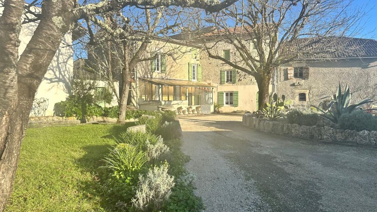 maison 4 pièces 137 m2 à vendre à La Chapelle-des-Pots (17100)