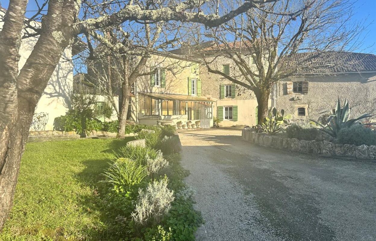 maison 4 pièces 137 m2 à vendre à La Chapelle-des-Pots (17100)