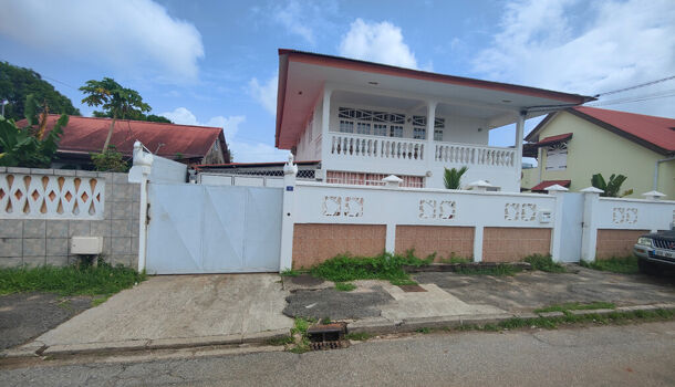 Villa / Maison 8 pièces  à vendre Cayenne 97300