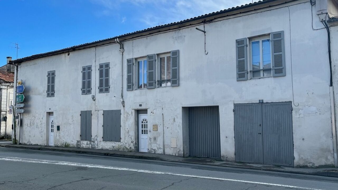 maison 8 pièces 230 m2 à vendre à Saint-Jean-d'Angély (17400)