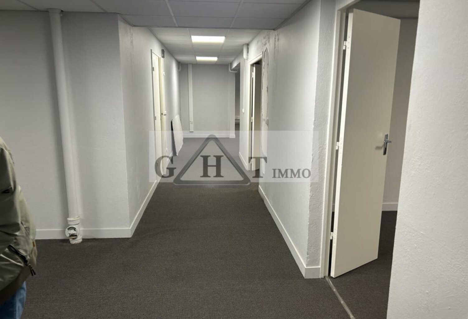 Entrepot bureaux A LA Location A RUEIL-MALMAISON — photo 1
