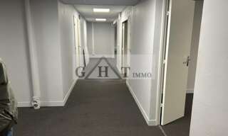 Local industriel  420 m² à louer à Rueil-Malmaison (92500)