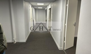 Local industriel  420 m² à louer à Rueil-Malmaison (92500)