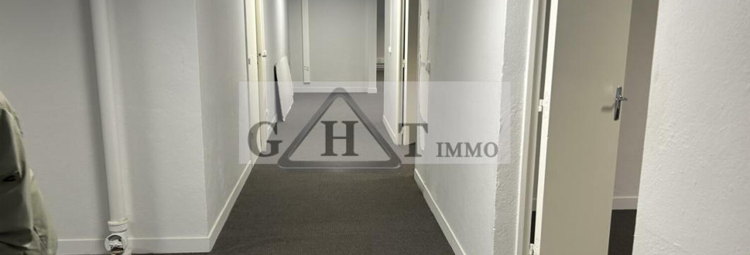 Local industriel  420 m² à louer à Rueil-Malmaison (92500)